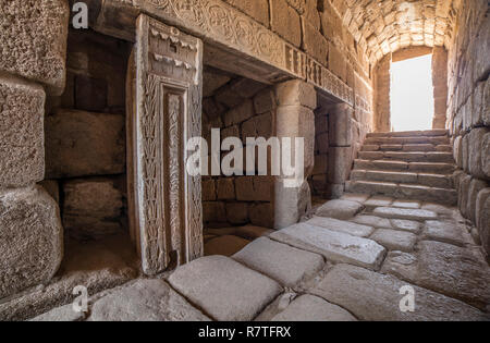 Norden Eintrag von arabischen Zisterne an Alcazaba Citadel. Mérida, Extremadura, Spanien. Innenansicht Stockfoto