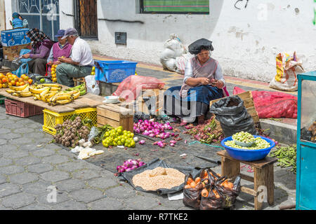 Street Scene, Otavalo Markt, Otavalo, Provinz Imbabura, Ecuador Stockfoto