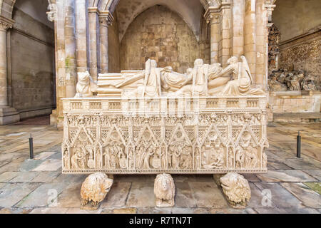 Grab von Pedro I, Kloster Alcobaça, UNESCO-Weltkulturerbe, Alcobaca, Portugal Stockfoto