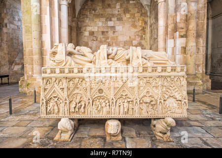 Grab von Inês de Castro, Kloster Alcobaça, UNESCO-Weltkulturerbe, Alcobaca, Portugal Stockfoto