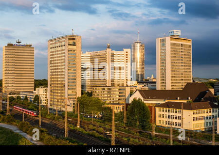 Wolkenkratzer in der Innenstadt von Essen, Essen, Nordrhein-Westfalen, Deutschland Stockfoto