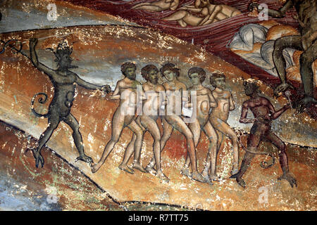 Wand Malerei, Wandmalerei der Teufel die Seelen in die Hölle, Kloster Cozia, Călimăneşti, Vâlcea, der Walachei, Rumänien Stockfoto