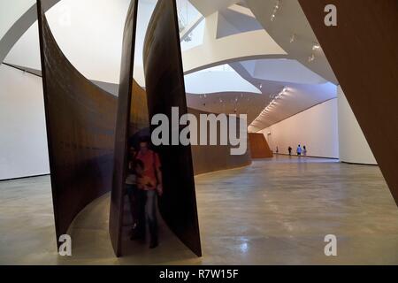 Spanien, Baskenland, Provinz Biscaya, Bilbao, das Guggenheim Museum von Frank Gehry, die Frage der Zeit, 1994-2005, acht Stahl Skulpturen entworfen patinable von Richard Serra Stockfoto