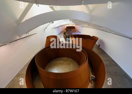 Spanien, Baskenland, Provinz Biscaya, Bilbao, das Guggenheim Museum von Frank Gehry, die Frage der Zeit, 1994-2005, acht Stahl Skulpturen entworfen patinable von Richard Serra Stockfoto