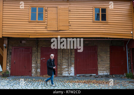 Bryggestredet, einer alten Platz in Bryggen, Bergen, Hordaland, Norwegen Stockfoto