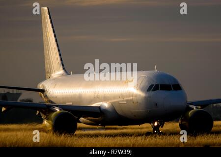 Frankreich, Val d'Oise, Paris Charles de Gaulle Airport, Airbus A320 Transite Stockfoto