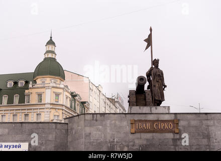 Charkow, Ukraine - 30. Dezember 2017 Iwan Sirko Statue in Charkow, Ukraine. Stockfoto