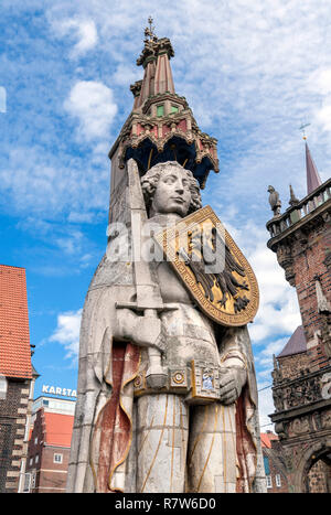 Die 15 thC Bremer Roland, eine Statue vor dem Rathaus auf dem Marktplatz, Bremen, Deutschland Stockfoto