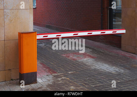 Die parkhausschranke, automatischer Eintrag system Stockfoto