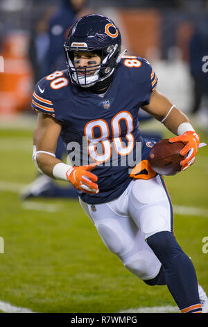 Chicago, Illinois, USA. 09 Dez, 2018. - Bären #80 Trey Burton in Aktion vor dem NFL Spiel zwischen den Los Angeles Rams und Chicago Bears im Soldier Field in Chicago, IL. Fotograf: Mike Wulf Credit: Csm/Alamy leben Nachrichten Stockfoto