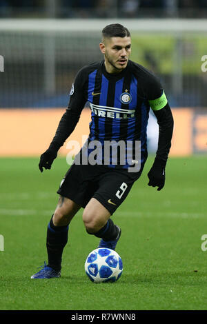 Mailand, Italien. 11. Dezember, 2018. Vorwärts Mauro Icardi (Inter)während der UEFA Champions League football Match, Inter Mailand vs PSV Eindhoven im San Siro Meazza Stadion in Mailand, Italien am 11. Dezember 2018 Quelle: Piero Cruciatti/Alamy leben Nachrichten Stockfoto