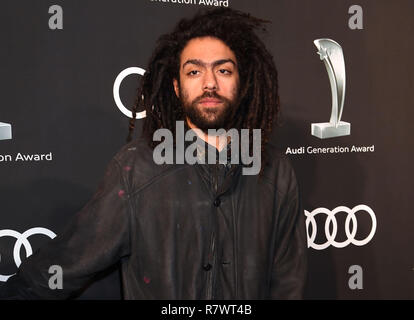 11. Dezember 2018, Bayern, München: Noah Becker kommt zu der Präsentation der "Audi Generation Award" im Bayerischen Hof. Foto: Felix Hörhager/dpa Stockfoto
