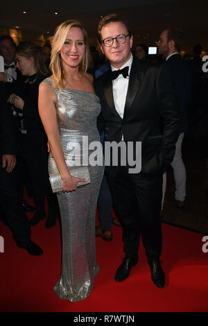11. Dezember 2018, Bayern, München: Katja Wunderlich und Tino Müller das "Audi Generation Award vorhanden' im Bayerischen Hof. Foto: Felix Hörhager/dpa Stockfoto