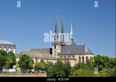 Luxemburg, Luxemburg Stadt, Notre Dame de Luxemburg Kathedrale aus dem Adolphe Brücke aus gesehen Stockfoto