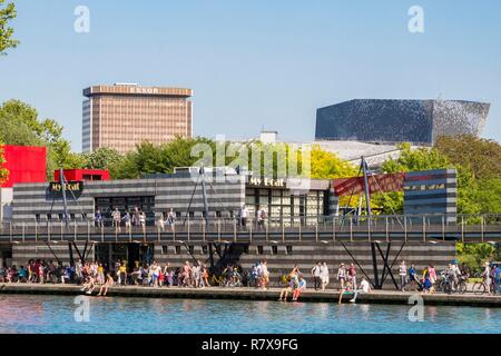 Frankreich, Paris, Parc de la Villette, La Villette Becken, die philarmonie an der Unterseite Stockfoto