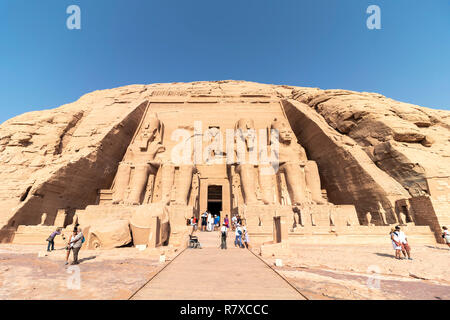 Assuan, Ägypten - September 11, 2018: Abu Simbel, dem Großen Tempel von Ramses II, Ägypten Stockfoto