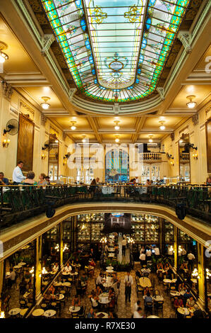 Confeitaria Colombo ein traditionelles high end Platz für Treffen in Rio de Janeiro, Brasilien Stockfoto