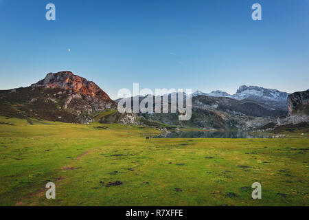 Covadonga Seen Landschaft bei Dämmerung, Asturien Spanien. Stockfoto