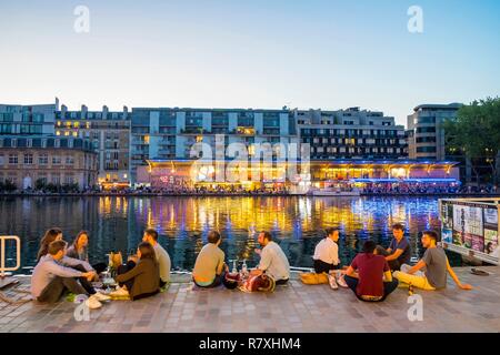Frankreich, Paris, Stalingrad, das Bassin de la Villette, Quai de la Loire Stockfoto