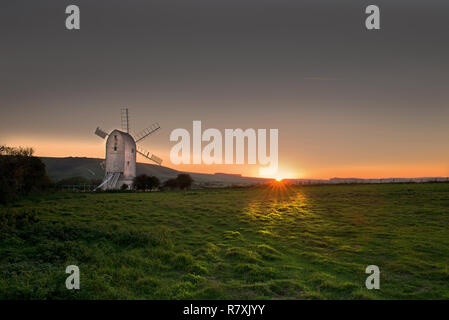 Sonnenuntergang am Ashcombe Mühle, Kingston, East Sussex, England. Stockfoto