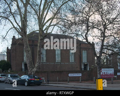 London, England/Großbritannien - zum 11. Dezember 2018: English Folk Tanz und Gesang Gesellschaft / Cecil Sharp House Stockfoto