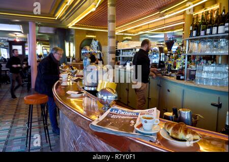 Frankreich, Paris, Montmartre, rue Lepic, Brasserie Le Café des Deux Moulins, die im Kino der Le Fabuleux Destin verwendet wurde d'Amelie Poulain Film Stockfoto