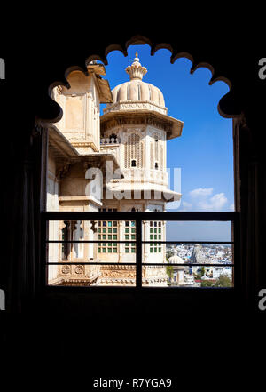 Balkon im City Palace Museum von Udaipur, Rajasthan, Indien Stockfoto