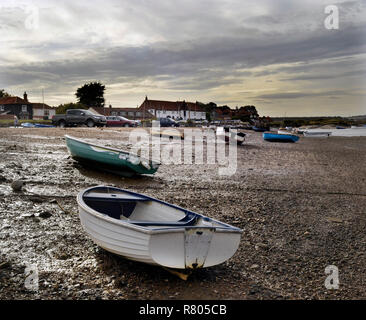 Ebbe in Burnham Eierstock Staithe North Norfolk England Stockfoto
