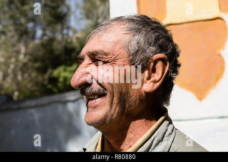 Vrang, Tadschikistan 24. August 2018: Portrait eines alten Laughing Man in Vrang in der wakhan Valley in Tadschikistan Stockfoto