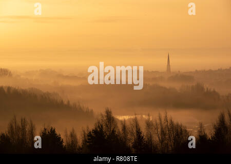Misty Sonnenaufgang Morgen über dem Tal von gedling Gedling Country Park in Nottingham, Nottinghamshire England Großbritannien Stockfoto