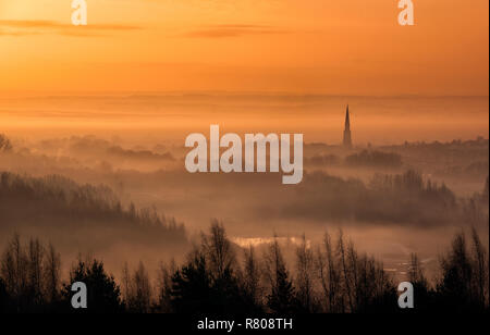 Misty Sonnenaufgang Morgen über dem Tal von gedling Gedling Country Park in Nottingham, Nottinghamshire England Großbritannien Stockfoto