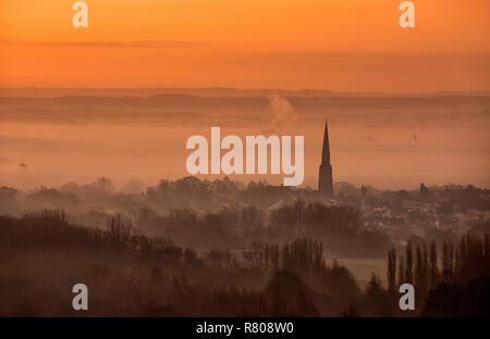 Misty Sonnenaufgang Morgen über dem Tal von gedling Gedling Country Park in Nottingham, Nottinghamshire England Großbritannien Stockfoto