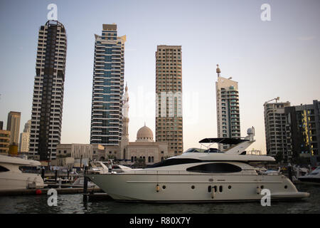 Tagesblick auf die Dubai Marina in den Vereinigten Arabischen Emiraten Stockfoto