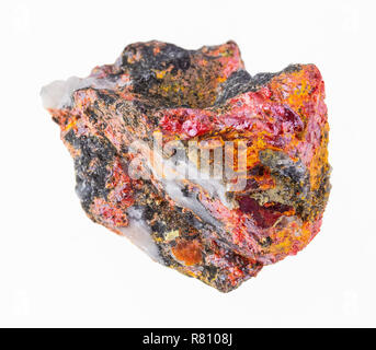 Makrofotografie von natürlichen Mineral aus geologische Sammlung - Grobe realgar Stein auf weißem Hintergrund Stockfoto