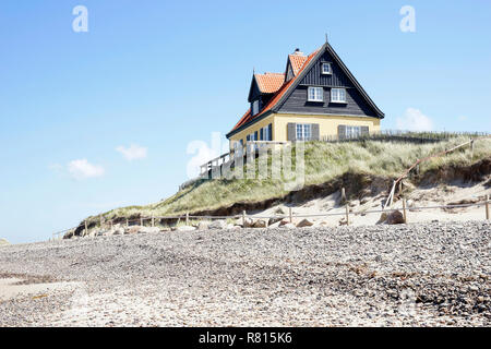 Alt Skagen, Haus in Dünenlandschaft, Kiesstrand von Gammel Skagen, Højen, Frederikshavn Kommune, Nordjylland, Dänemark Stockfoto