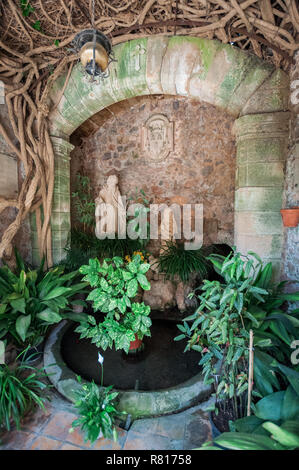 Mallorca, Balearen, Spanien - 21. Juli 2013: Kleiner Garten in Valldemossa Stockfoto