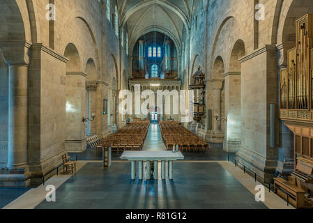 Das Kirchenschiff der Kathedrale von Lund, eine innere HDR-Foto, Lund, Schweden, 16. November 2018 Stockfoto