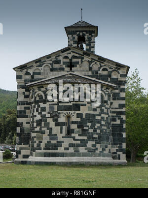 San Michel de Murato oder San Michele nera Murato - aus der Zeit um 1140. Der Stil ist PISANER wie Korsika war von Pisa zu diesem Zeitpunkt ausgeschlossen. Stockfoto