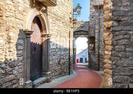 Blick auf Guardia Perticara Dorf in der Basilicata Stockfoto