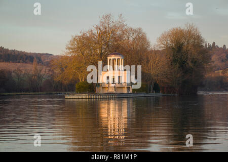 Tempel der Insel im Winter, eine Torheit in der Themse zwischen Henley und Marlow, den Start von Henley Regatta Stockfoto