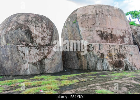 Big Rock Halbkreis Schnitt Nahsicht auf der Spitze der Hügel. Stockfoto