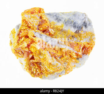 Makrofotografie von natürlichen Mineral aus geologische Sammlung - Orpiment Kristalle auf raw Dolomit Stein auf weißem Hintergrund Stockfoto