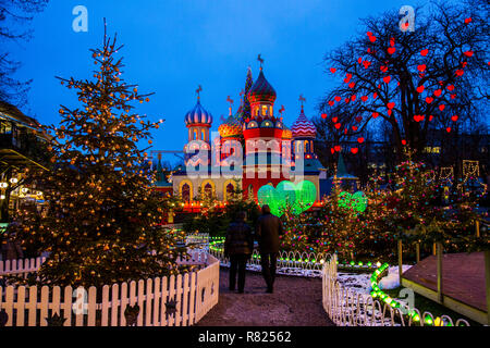 Weihnachtsschmuck in den Vergnügungspark Tivoli, Stadtzentrum, Kopenhagenop, Dänemark Stockfoto