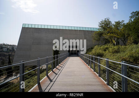 Yad Vashem. JERUSALEM, Israel. 24. Oktober 2018. Haupteingang des Yad Vashem, Israels offizielle Gedenkstätte für die jüdischen Opfer des Holocaust, 1953 gegründet Stockfoto