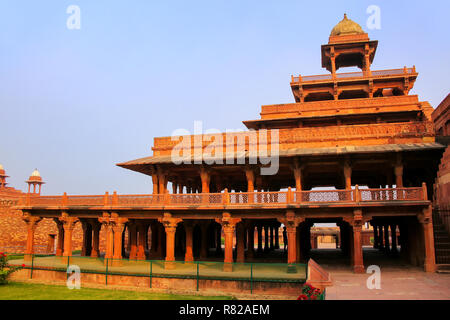 Panch Mahal in Fatehpur Sikri, Uttar Pradesh, Indien. Fatehpur Sikri ist einer der am besten erhaltenen Beispiele der Mughal Architektur in Indien. Stockfoto