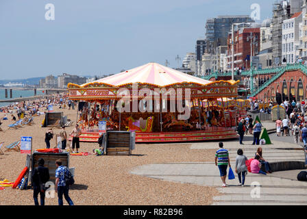 Kreisverkehr am Strand, Brighton, East Sussex, England Stockfoto