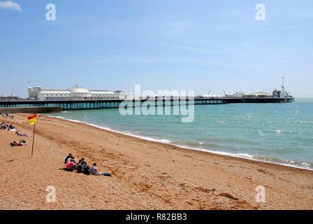 Strand und Pier von Brighton, Brighton, East Sussex, England Stockfoto