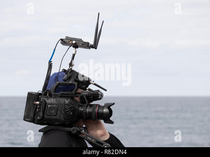 Video Kamera mit Wlan Router Streaming live surfen. Stockfoto