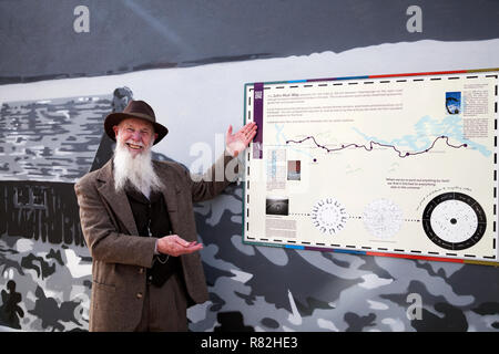 John Muir Imitator, Lee Stetson, Schauspieler und Muir Historiker, bei der Eröffnung des John Muir, Helensburgh, Schottland. John Muir, Naturforscher und Stockfoto