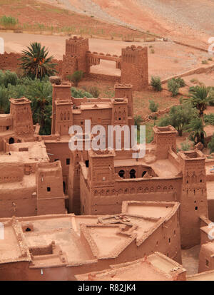 Marokko Ouarzazate - Dächer von Ait Ben Haddou mittelalterliche Kasbah in Adobe gebaut - UNESCO-Weltkulturerbe. Stockfoto